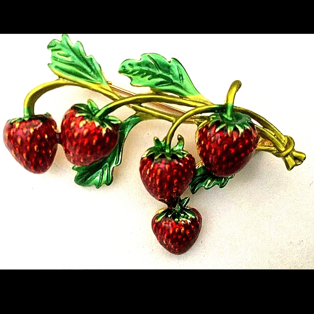 ❤️ Enameled Strawberries brooch. NWT - Picture 8 of 9